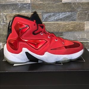 Lebron 13 University Red